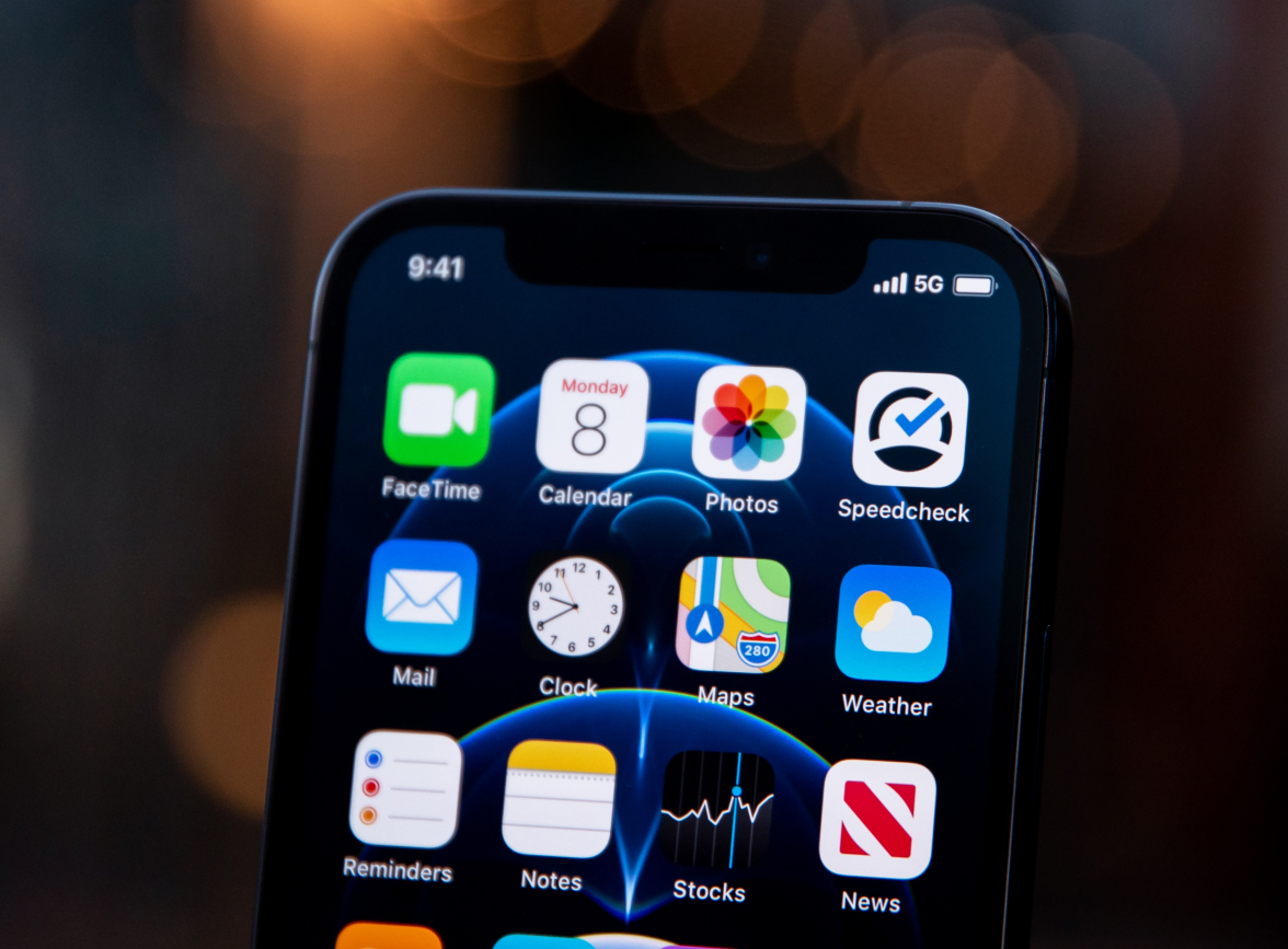 屯昌苹果手机维修分享为什么 iPhone 12 在冬季会自动关机 